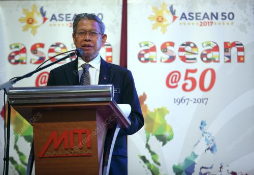 KL17_10082017_INTRA_ASEAN_INVESTMENT