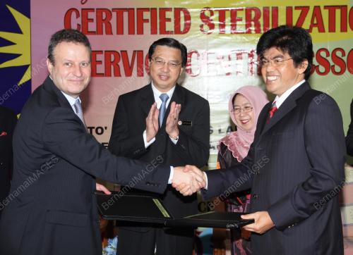 KL17_11012011_LIOW