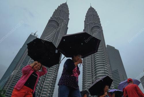 KL17_11012018_HUJAN