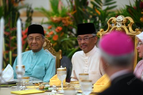 KL17_11052019_AGONG_BN201905109277