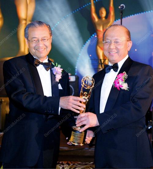 TAN SRI AZMAN HASHIM