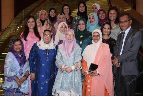 KL17_11082018_TPM_BN201808105514