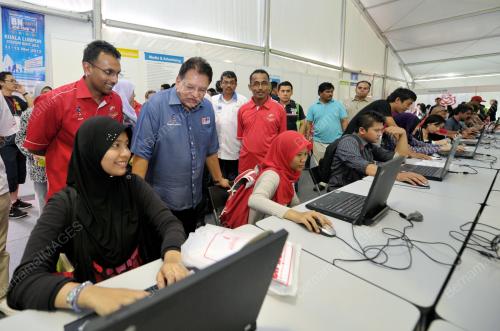 KL17_12052012_KARNIVAL_UMNO