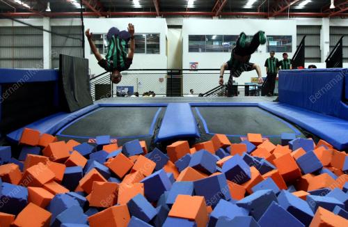 KL17_12082014_TRAMPOLINE