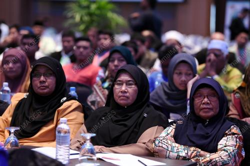 KL17_13032018_SEMINAR_IKIAM_BN201803020571
