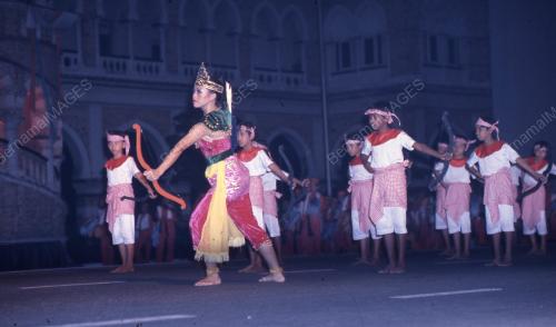 HARI KEPUTERAAN AGONG