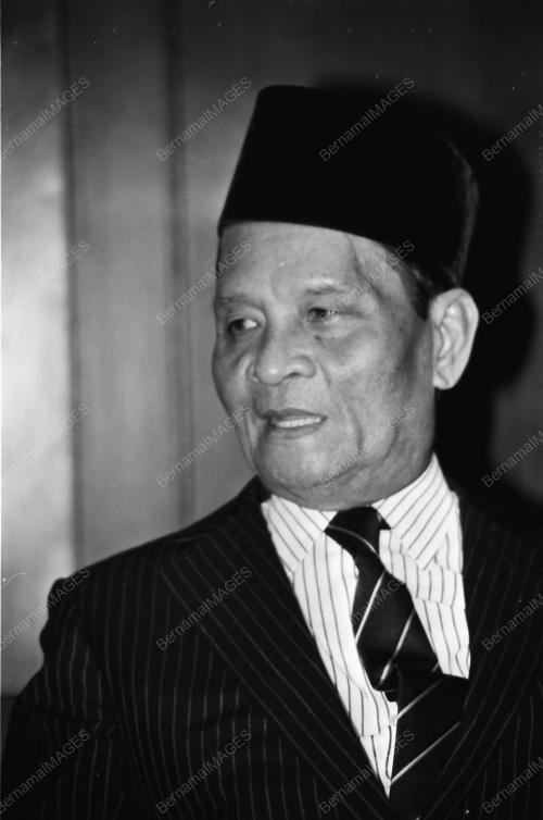 Datu Mustapha angkat sumpah