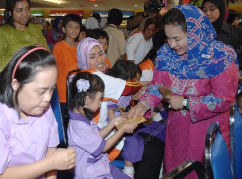 ROSMAH MANSOR
