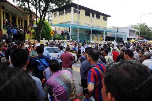 KL17_14092017_TERBAKAR