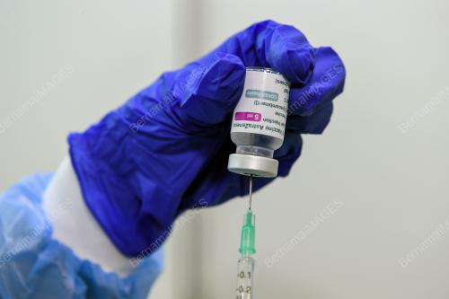 TINJAUAN DI PUSAT PEMBERIAN VAKSIN ASTRAZENECA