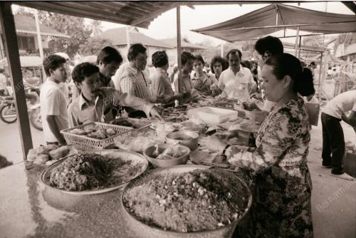 JUALAN KUIH DI BULAN PUASA