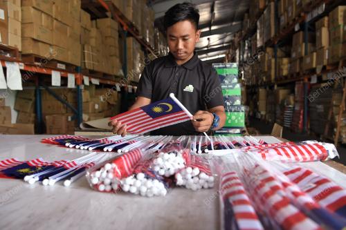 KL17_15082018_BENDERA