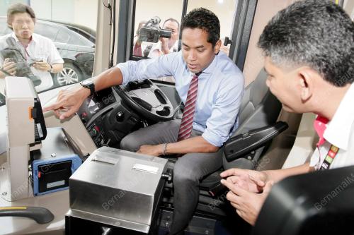 KL17_16052016_KHAIRY_BAS