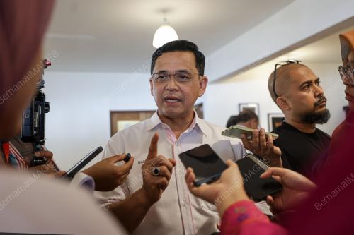 DATUK MOHD BANURI ARIS