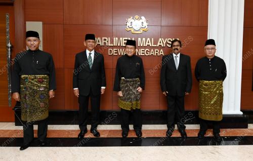 ANGKAT SUMPAH SENATOR DEWAN NEGARA