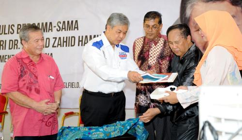 KL17_17042016_AHMAD_BUKU