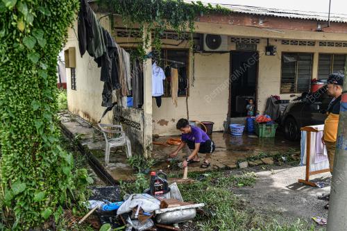 TINJAUAN BANJIR KAMPUNG MELAYU SUBANG