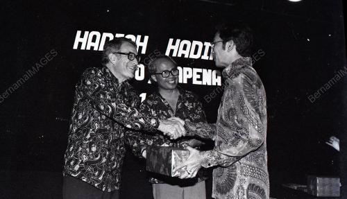 PERTANDINGAN MENULIS CERPEN