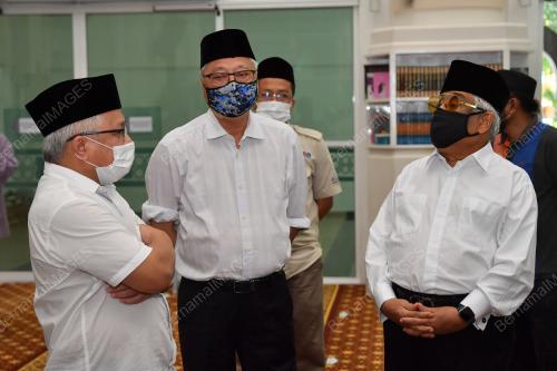 DATUK SERI ISMAIL SABRI YAAKOB