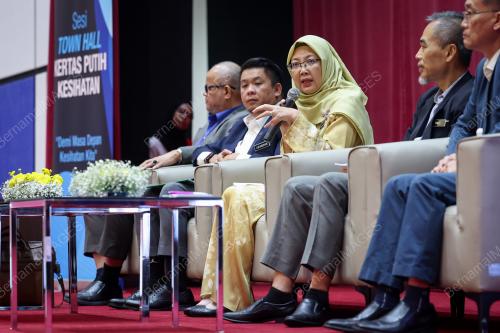 DR ZALIHA MUSTAFA