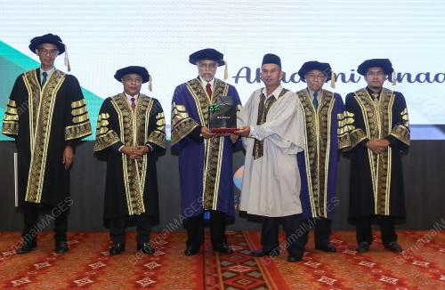 ZAINAL ABIDIN SHAIK ZAKARIA