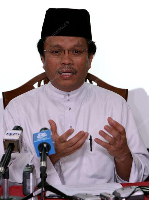 MOHD SHAFIE APDAL