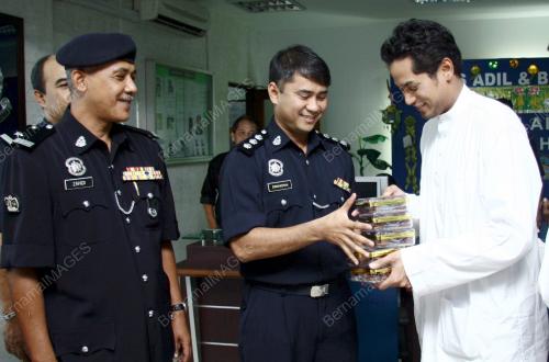 KHAIRY JAMALUDDIN