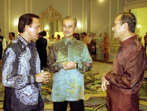 KL17_19022016_PM_BRUNEI