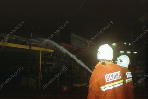 KL17_19022016_TERBAKAR