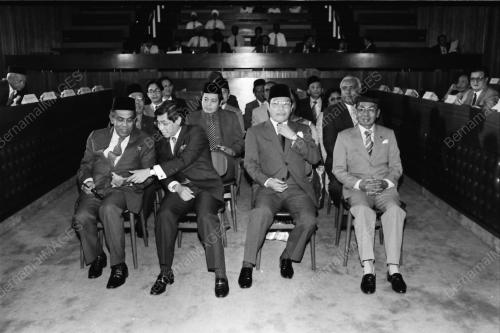 DEWAN NEGARA