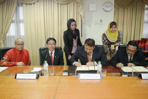KL17_20122014_MoU_UKM
