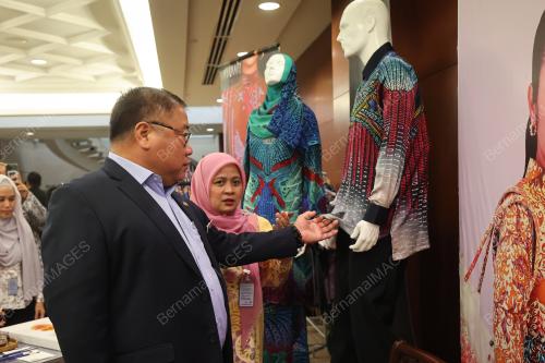 DATUK SERI TIONG KING SING