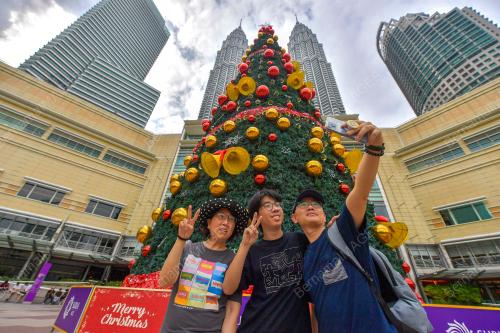 TINJAUAN PERSIAPAN HARI NATAL