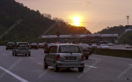 KL17_22022015_TINJAUAN