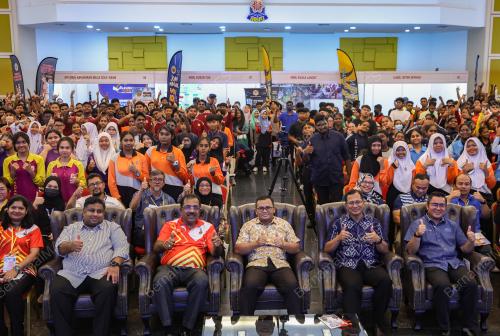 DATUK SERI AMIRUDIN SHARI