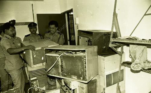 KPD AMPANG BERSAMA BARANG-BARANG RAMPASAN