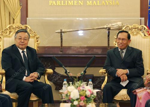 KL17_24022012_KUNJUNGAN_HORMAT