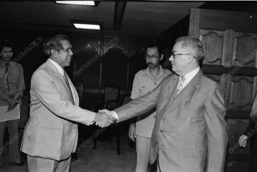 MENTERI