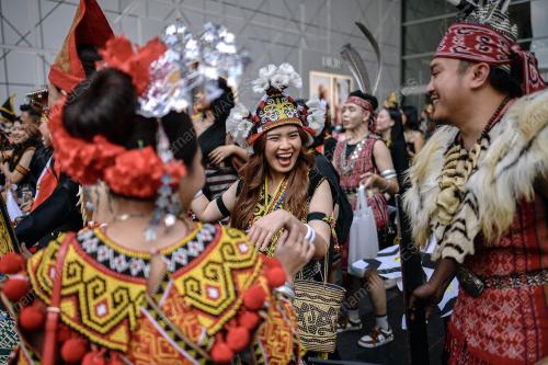 PERARAKAN BUDAYA BORNEO