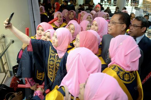 KL17_24112015_GRADUASI_PLKK
