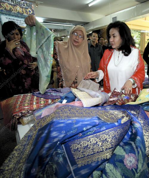 ROSMAH MANSOR