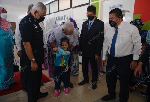 DATUK SERI HAMZAH ZAINUDDIN