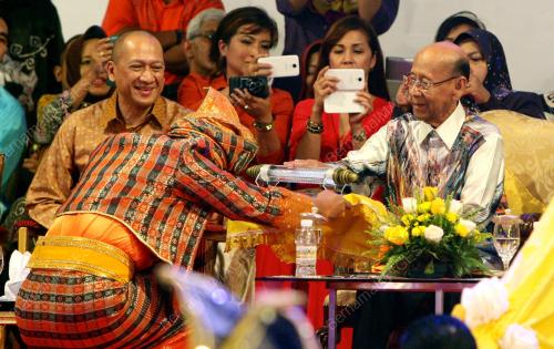 KL17_25052013_AGONG