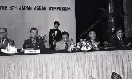 DR. MAHATHIR BIN MOHAMAD