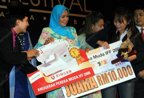 TUANKU NUR ZAHIRAH