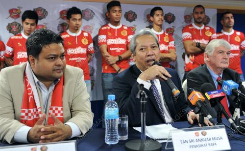KL17_26112013_ANNUAR_TRW