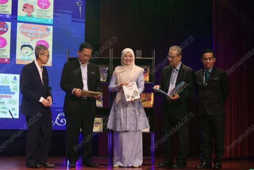 FADHLINA SIDEK