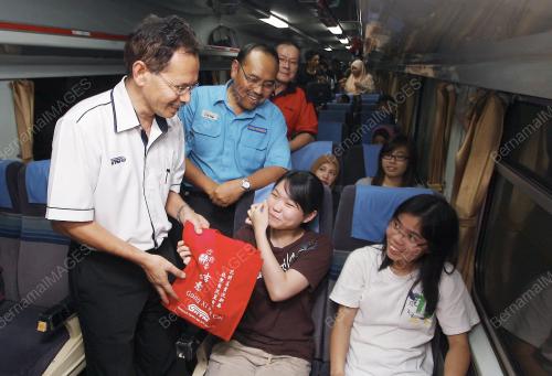 KL17_28012011_KTMB_CNY