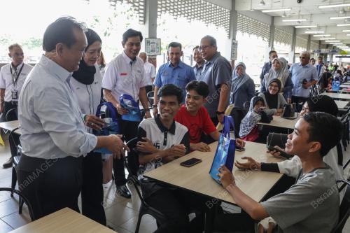 DATUK SERI ALEXANDER NANTA LINGGI