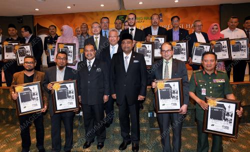 KL17_28112017_PENGHARGAAN_TABUNGHAJI_BN201711272636